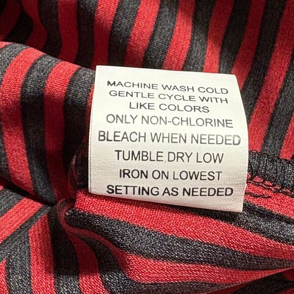 Notations  Women's Wrinkle Free Black and Red Striped Button Up Blouse XL  NWT - Picture 6 of 6